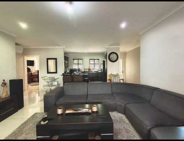 3 BEDROOM APARTMENT FOR SALE IN SHORTENS COUNTRY ESTATE